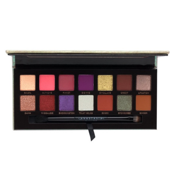 Jackie Aina x ANASTASIA BEVERLY HILLS eyeshadow palette